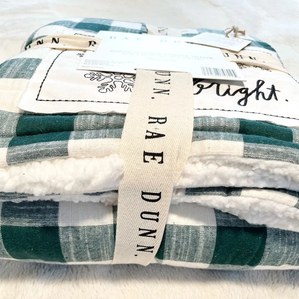 NWT Rae Dunn MAKING SPIRITS BRIGHT Buffalo Check Sherpa Blanket Throw